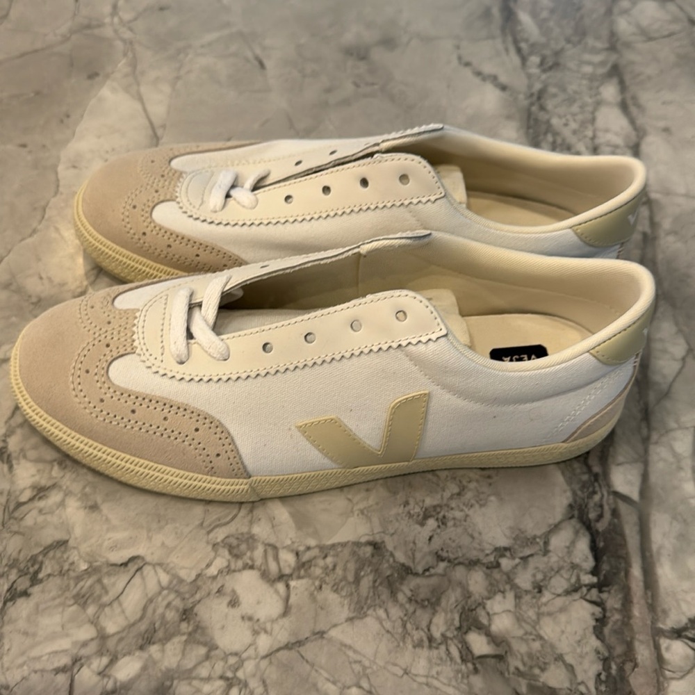 Veja White and Beige Sneakers